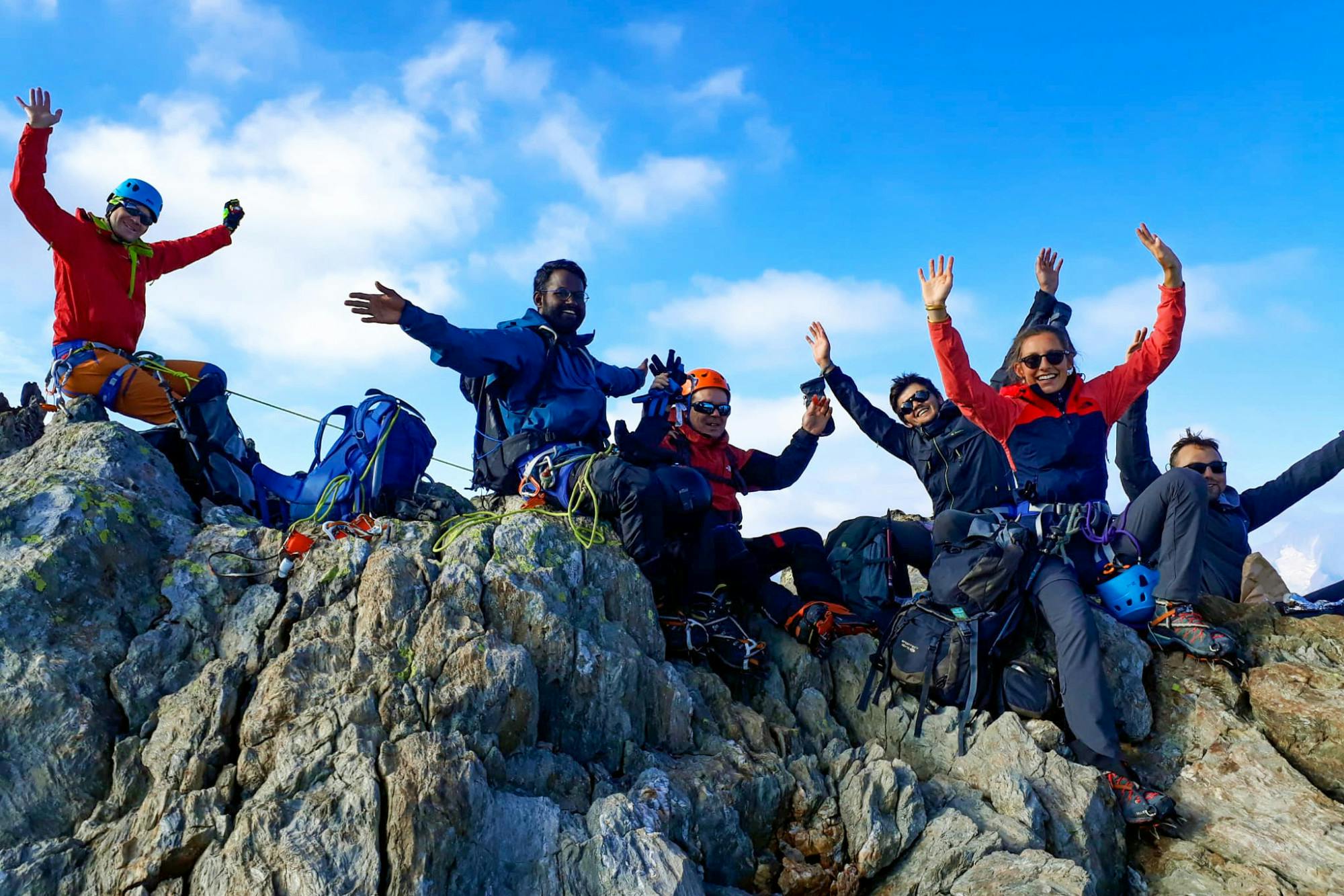 travelling group img